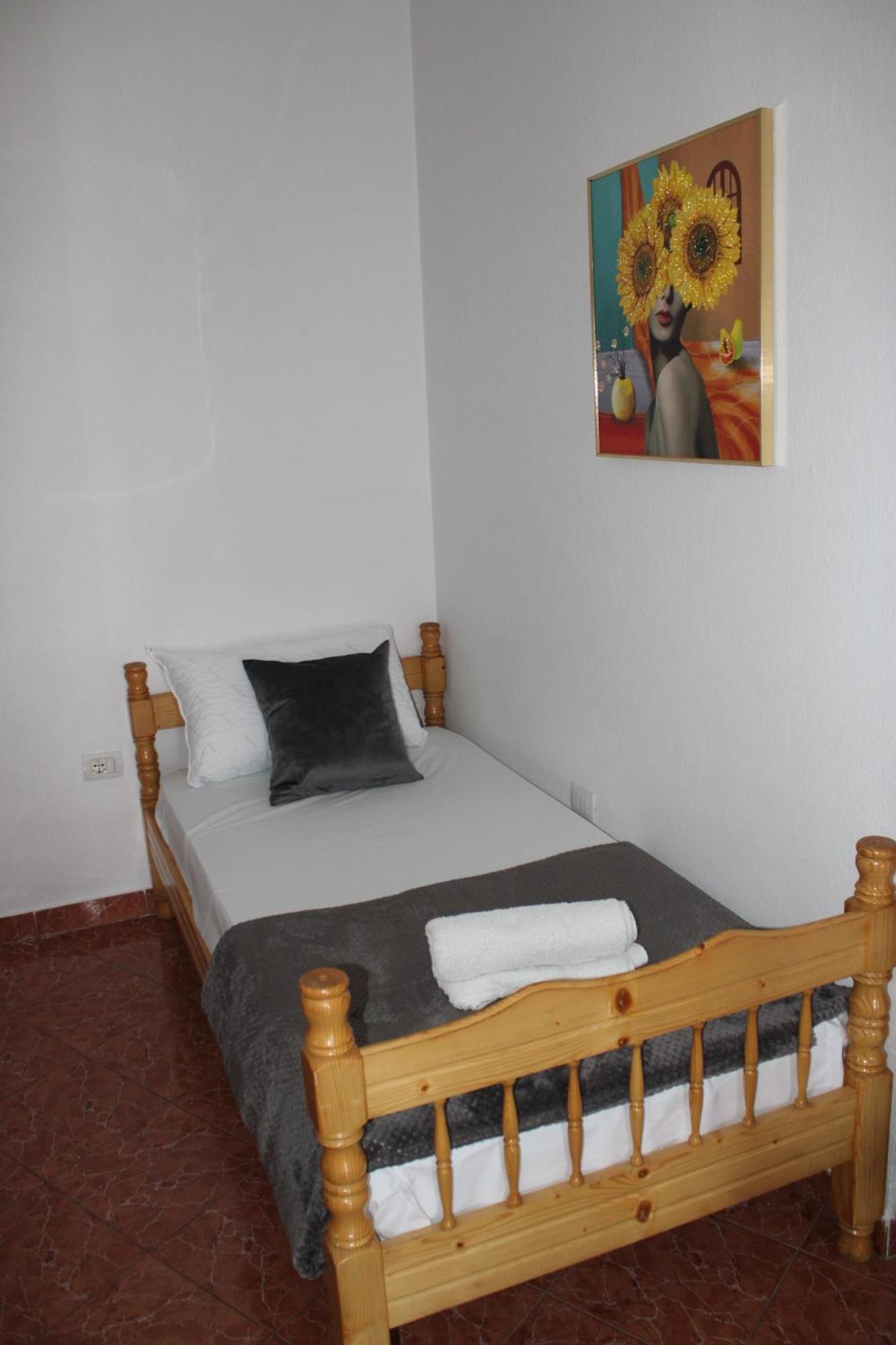 Crew Hostel Tirana Zewnętrze zdjęcie