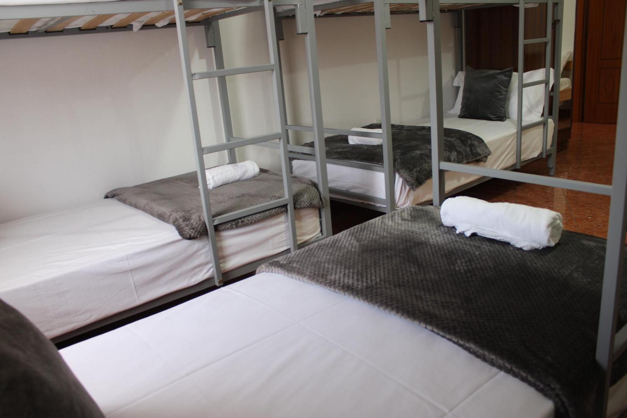 Crew Hostel Tirana Zewnętrze zdjęcie