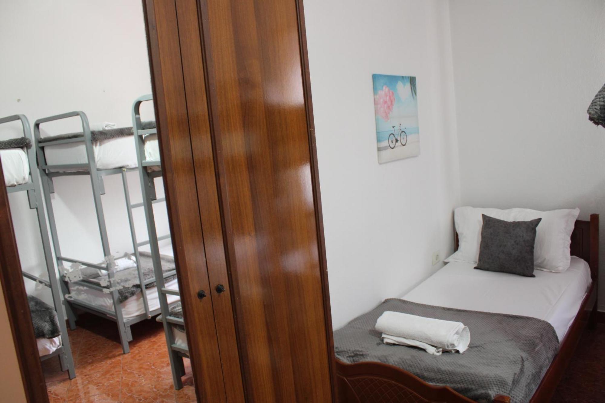 Crew Hostel Tirana Zewnętrze zdjęcie