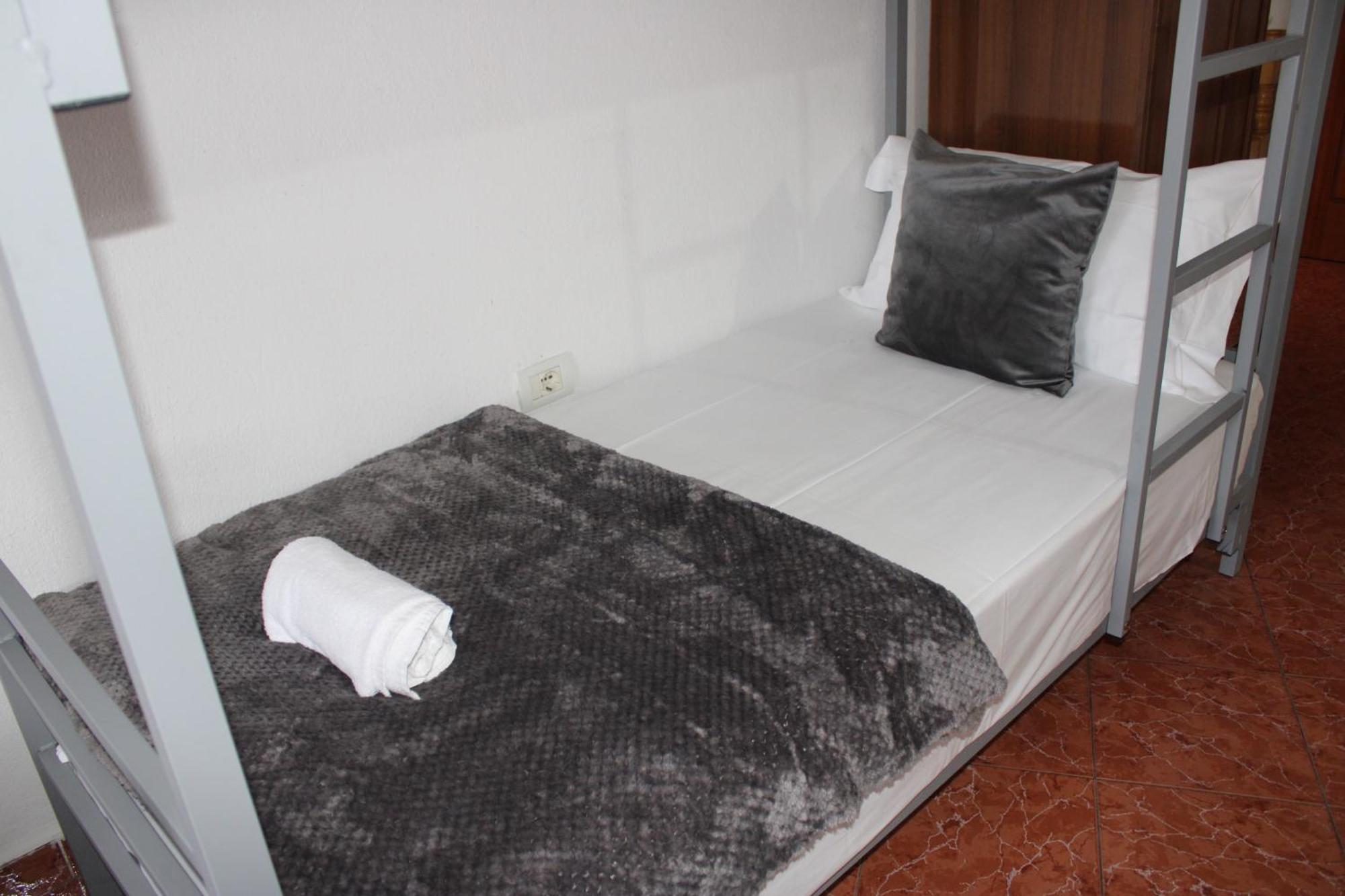 Crew Hostel Tirana Zewnętrze zdjęcie