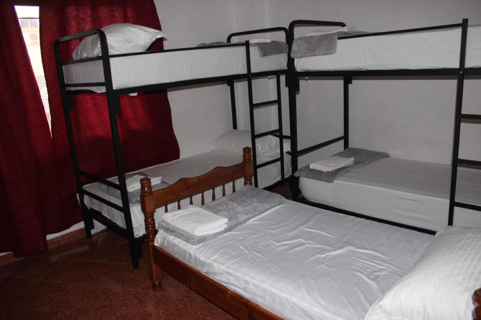Crew Hostel Tirana Zewnętrze zdjęcie