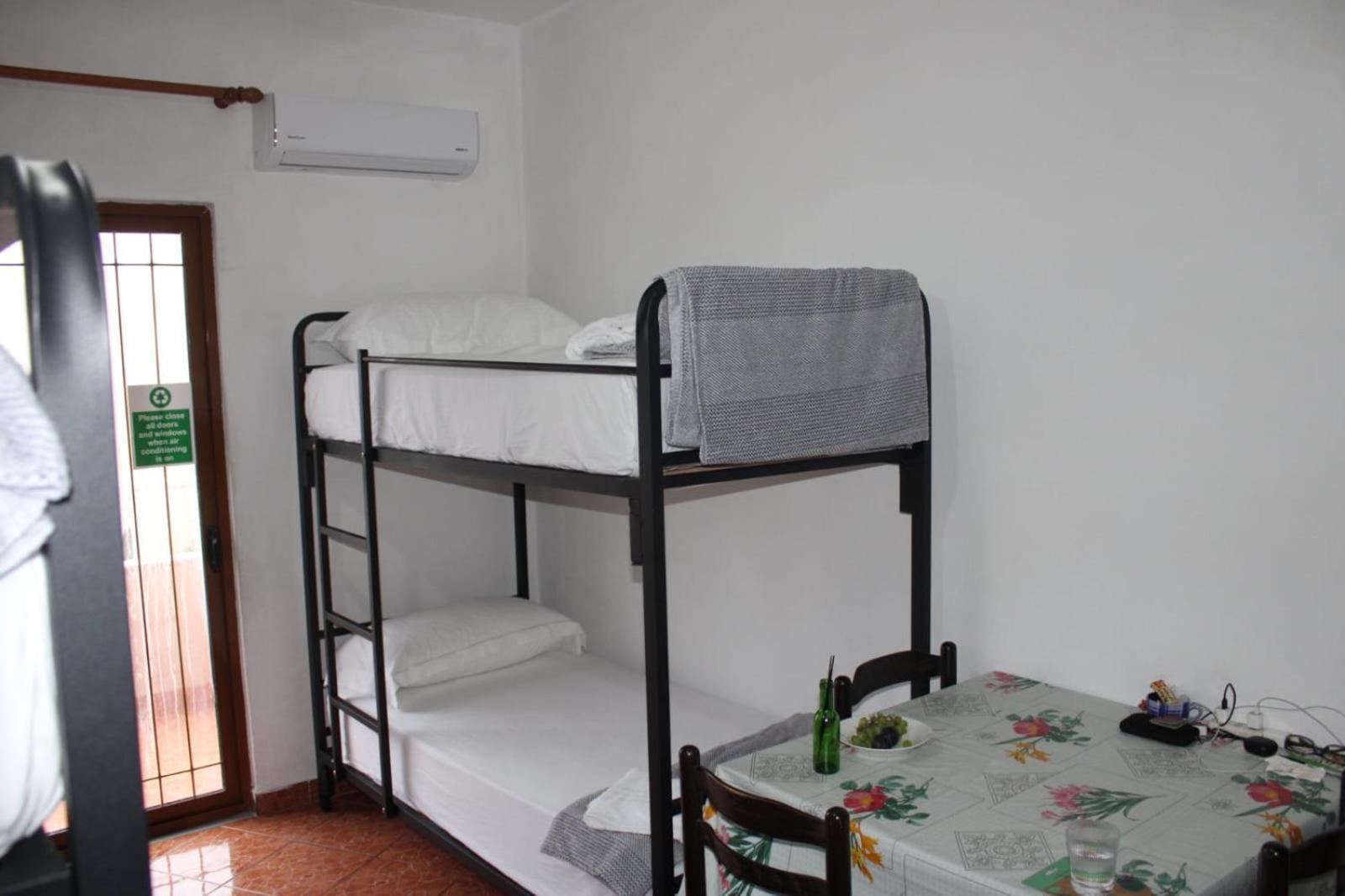 Crew Hostel Tirana Zewnętrze zdjęcie