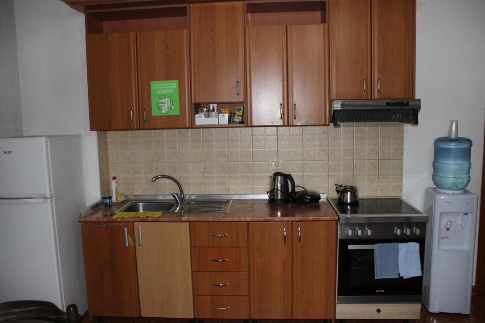 Crew Hostel Tirana Zewnętrze zdjęcie